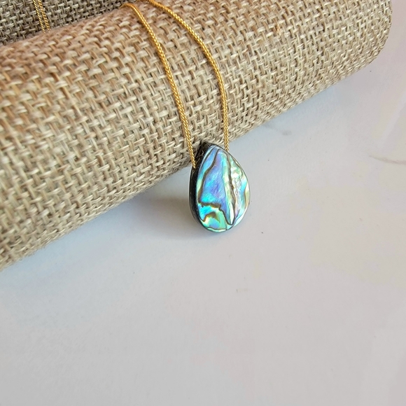 Abalone Shell Necklace Minimalist Crystal Gemstone floating - Picture 2 of 6